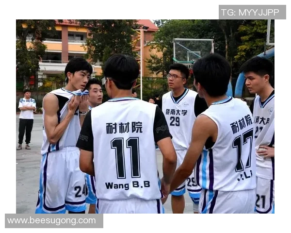 成都乒乓球队如何通过团队协作提升竞技水平与凝聚力的探讨