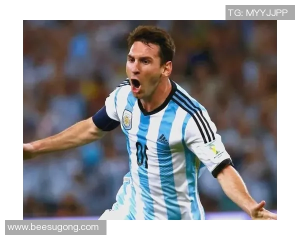 模仿各国足球明星的风采与技巧，展现个人魅力与团队精神的精彩瞬间